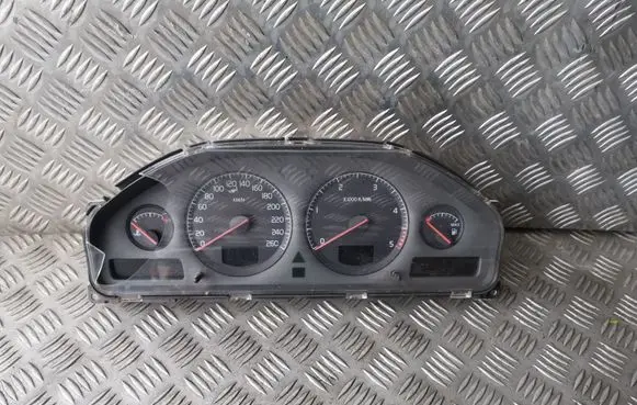 Volvo S60 Speedometer (instrument cluster) 8637996 69294630T 8602474