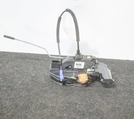 Chevrolet Malibu Rear door lock 13579543