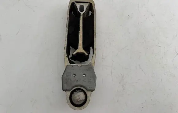 Volvo XC90 Engine mount bracket 31430195AA