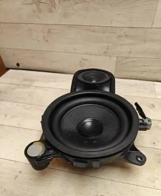 Volvo XC90 Front door speaker 30657757