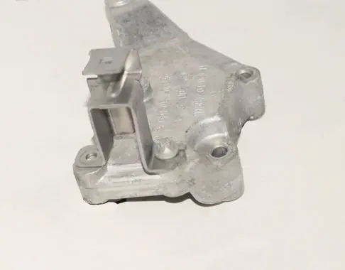 Mercedes-Benz C W205 Engine mounting bracket A6510940039