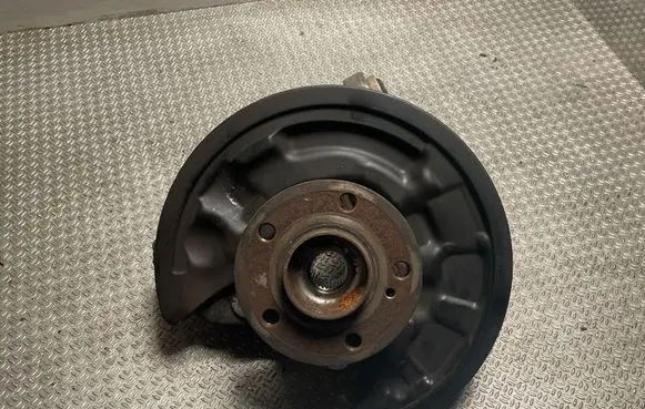 Mercedes-Benz CLA C117 X117 W117 Rear wheel hub 2460006