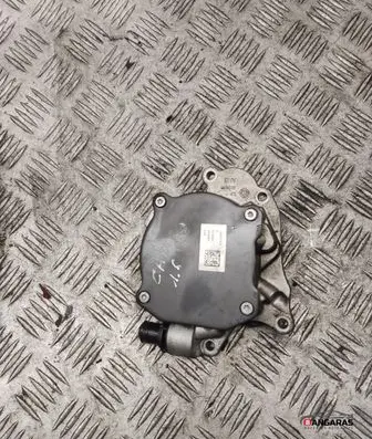 Volkswagen Golf VI Vacuum pump 03l145207