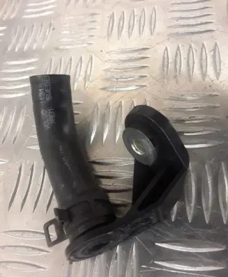 Volvo XC70 Engine coolant pipe/hose