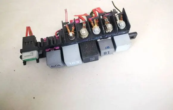 Audi A3 S3 8L Fuse box set 8l0941822