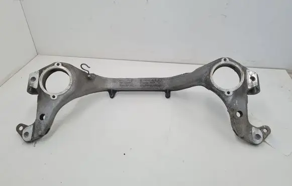 Volkswagen Touareg I Front subframe 7L6199207