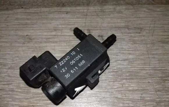 Volvo V70 Vacuum valve 72224010 30611668