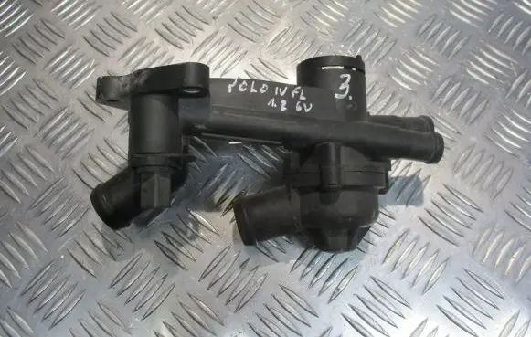 Volkswagen Polo IV 9N3 Thermostat housing 
