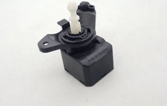 Headlight level adjustment motor