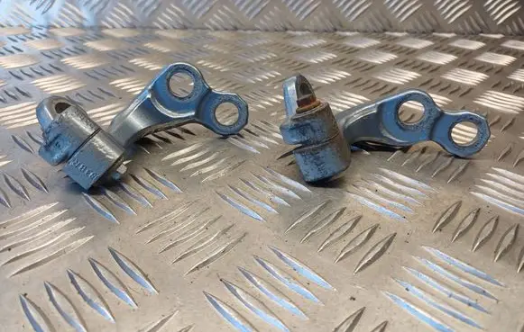 Ford Focus C-MAX Rear door lower hinge 3M5126800A 3M51R26810A