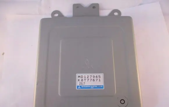 Mitsubishi Lancer Engine control unit/module K8T77671 MD127945