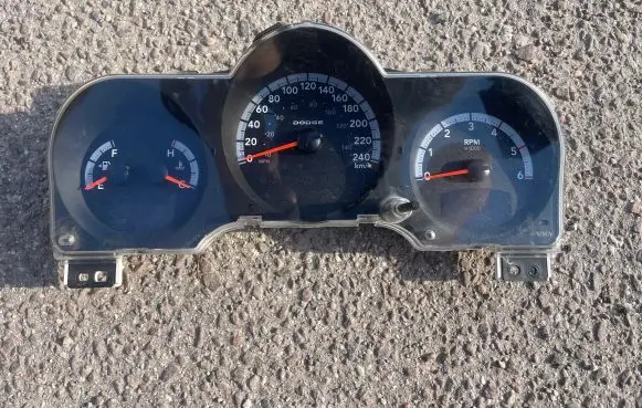 Dodge Nitro Speedometer (instrument cluster) 56044826A1