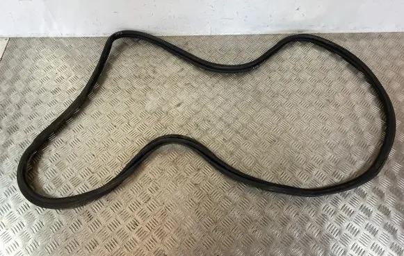 Jeep Grand Cherokee WL Trunk rubber seal (body) 