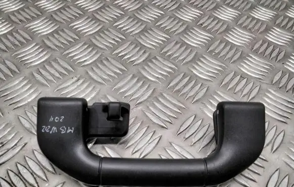 Mercedes-Benz E W212 Rear interior roof grab handle A2048100151