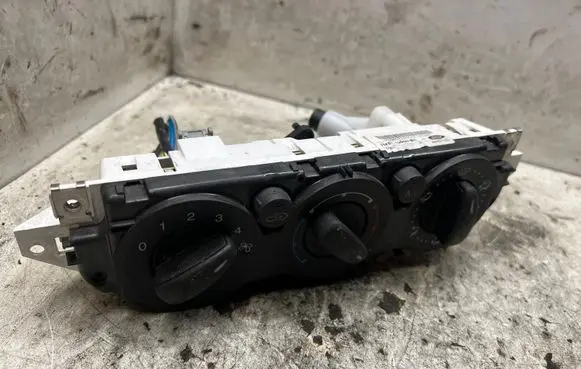 Ford Focus Climate control unit 7M5T19980BB