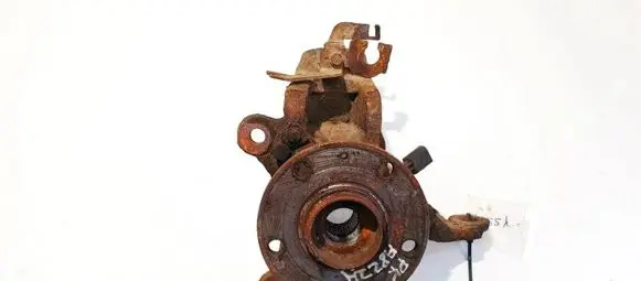 Volkswagen Golf V Front wheel hub