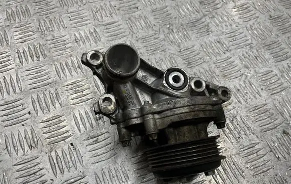 Mercedes-Benz B W245 Water pump A640202 A6402010001