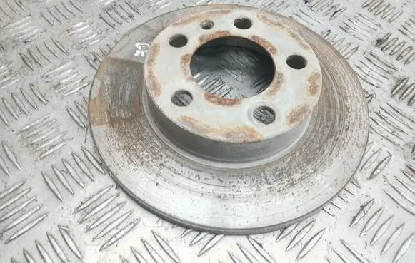 Volkswagen Golf IV Rear brake disc