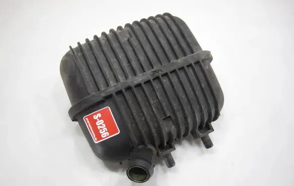 Vacuum air tank