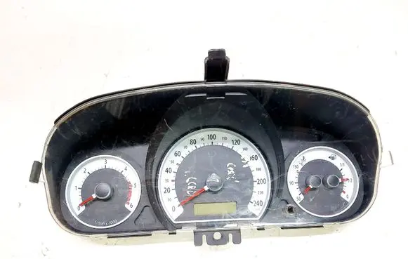 KIA Ceed Speedometer (instrument cluster) 940031H130
