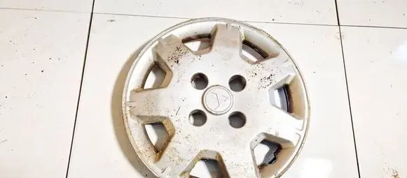 Mitsubishi Galant R14 wheel hub/cap/trim mr197648