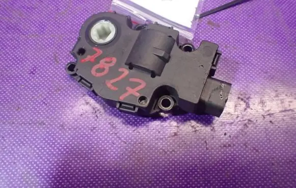 BMW 1 E81 E87 A/C air flow flap actuator/motor 985458D