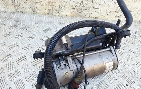 Audi A8 S8 D3 4E Air suspension compressor/pump 4E0616007E