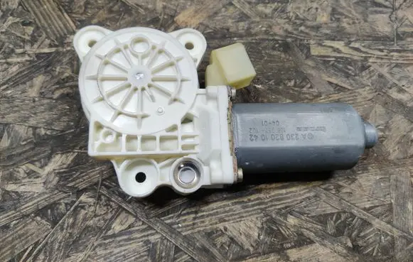Mercedes-Benz CL C215 Front door window regulator motor A2308201042