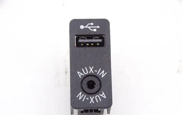 BMW 4 F32 F33 AUX in-socket connector 9229246