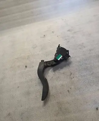 Audi A4 S4 B7 8E 8H Accelerator throttle pedal 6PV00837505 8E1721523C