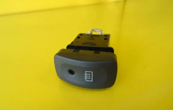 Nissan Micra Windscreen/window heater switch