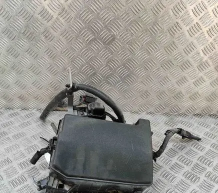Lexus CT 200H Fuse module 8266276011 7352XA1