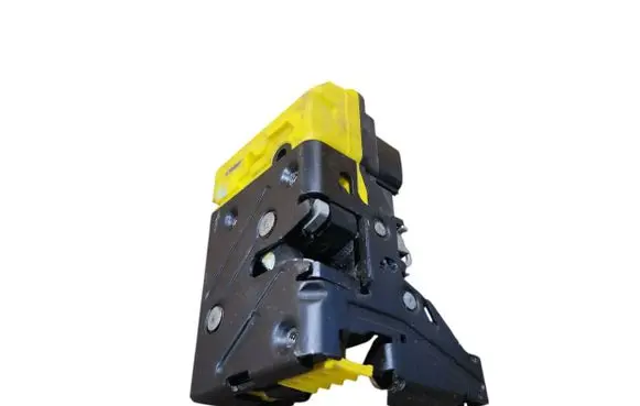 Volvo XC90 Front door lock 30699747