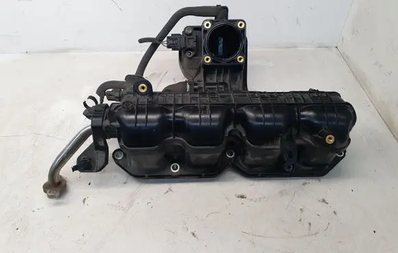 Toyota Auris E180 Intake manifold 1105869S01