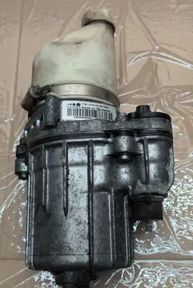 Opel Astra H Power steering pump