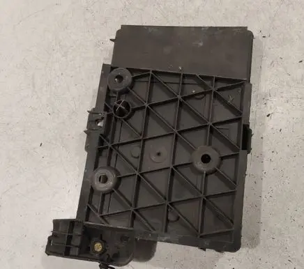 Renault Megane II Battery tray 8200166037