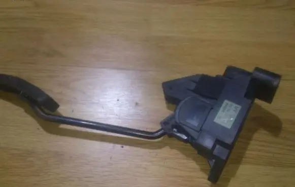 Opel Zafira A Accelerator throttle pedal 0281002299