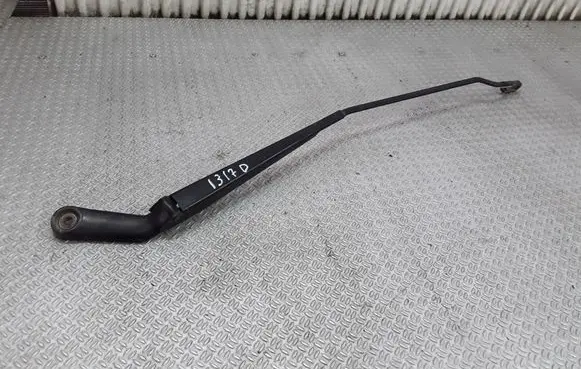 Volkswagen Golf IV Front wiper blade arm