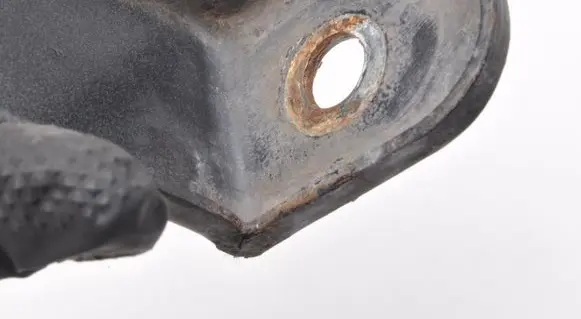 Maserati Quattroporte Radiator mount bracket 