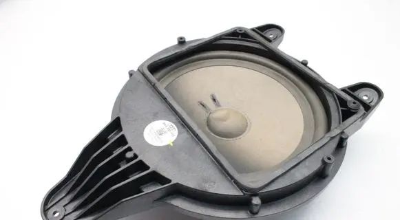 Audi A4 S4 B9 8W Subwoofer speaker 8W5035412