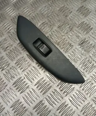 Toyota Yaris Electric window control switch