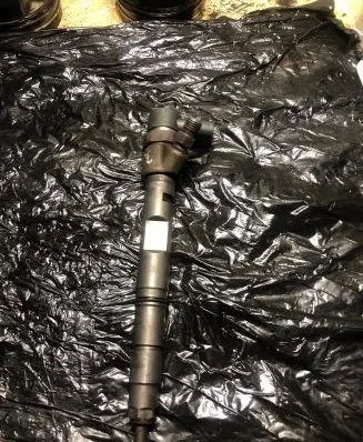 Audi A8 S8 D3 4E Fuel injector 0445110158