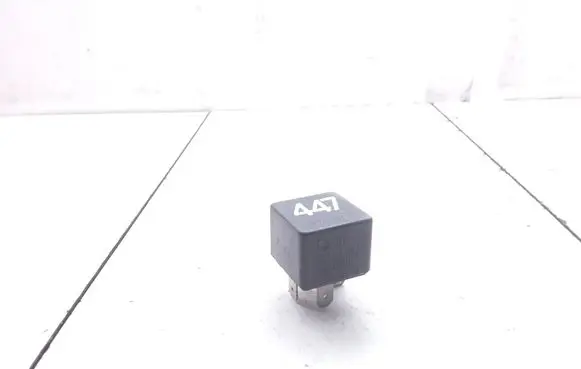Skoda Octavia Mk1 (1U) Other relay 6U0906061A 9445111