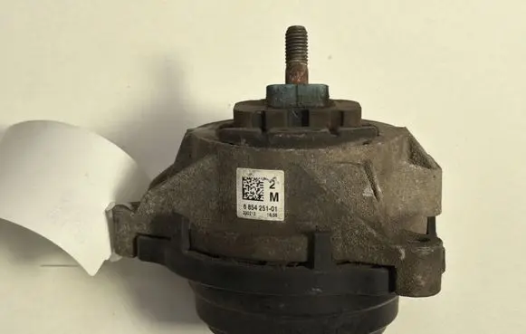 BMW 1 F20 F21 Engine mount bracket 200213