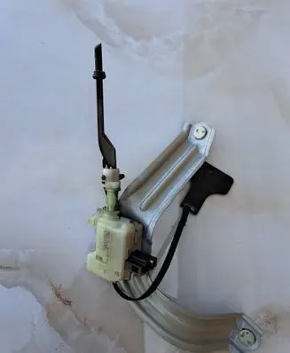 Toyota Avensis T270 Fuel tank cap lock motor 806631 7703005030