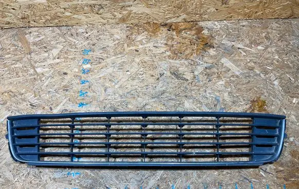 Volkswagen Touran II Front bumper lower grill 1T0853677D S2511B003-M