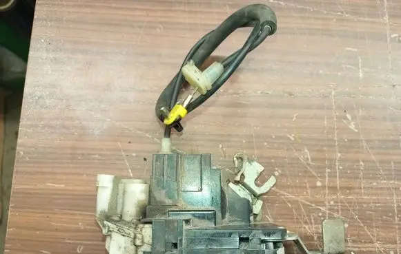 Peugeot Boxer Front door lock B792