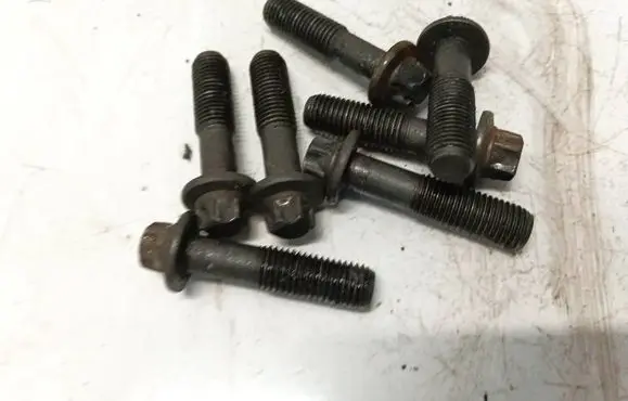 Chrysler Grand Voyager IV Nuts/bolts 