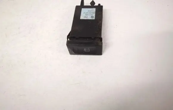 Volkswagen PASSAT B5 Windscreen/window heater switch 3b0959621b