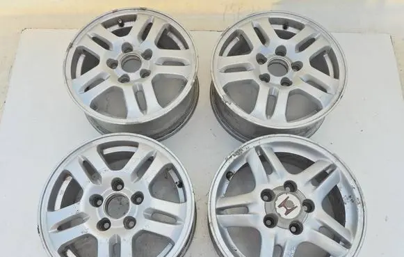 Honda CR-V R15 alloy rim 